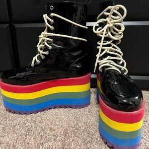 Current Mood Rainbow Road stacked platforms